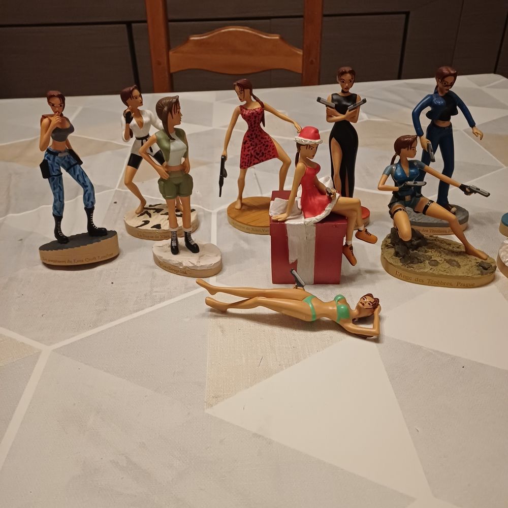 lot figurines lara croft 130 Rethel (08)