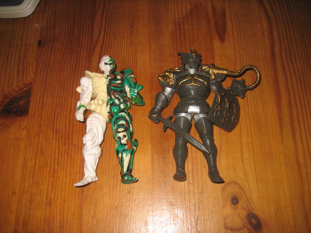 lot 2 figurines POWER RANGERS evil space alien KNASTY KNIGHT+RIO REVOLTO 20 C�zy (89)