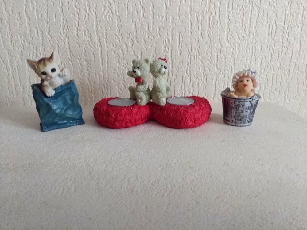 LOT DE 3 FIGURINES en r�sine synth�tique 3 Saint-Jean (31)