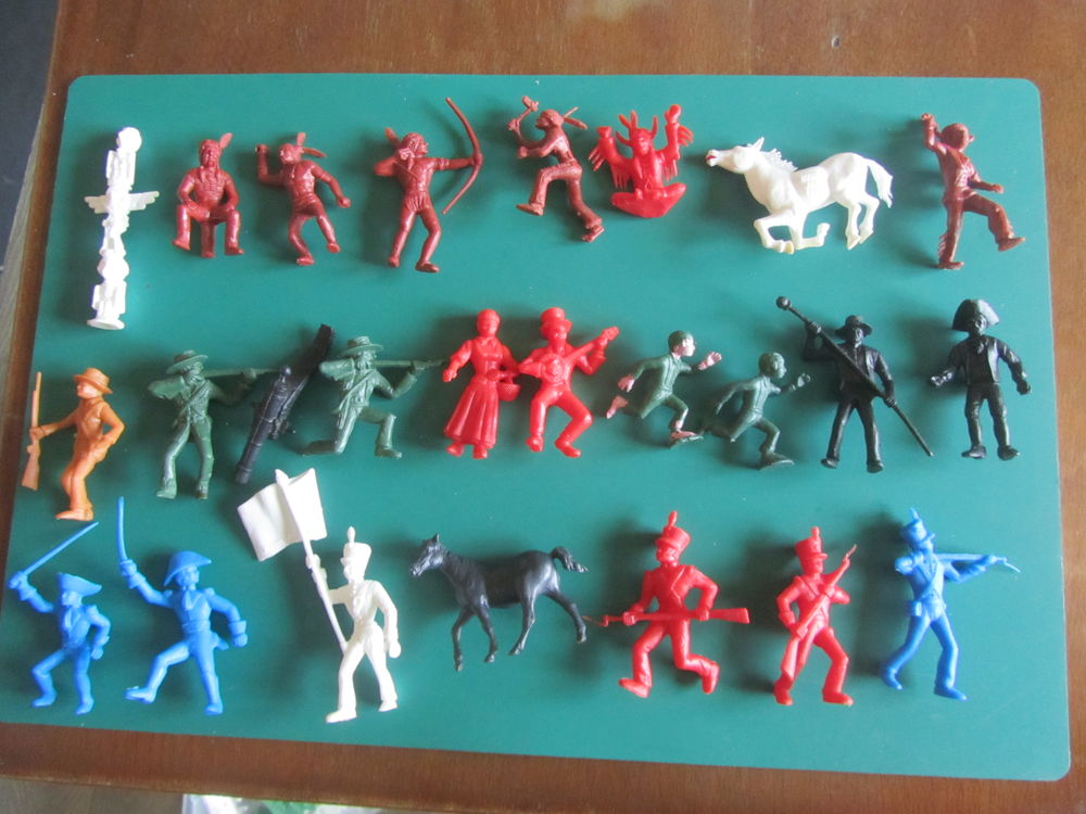 FIGURINES ROCHE DES FEES
30 Chartres (28)