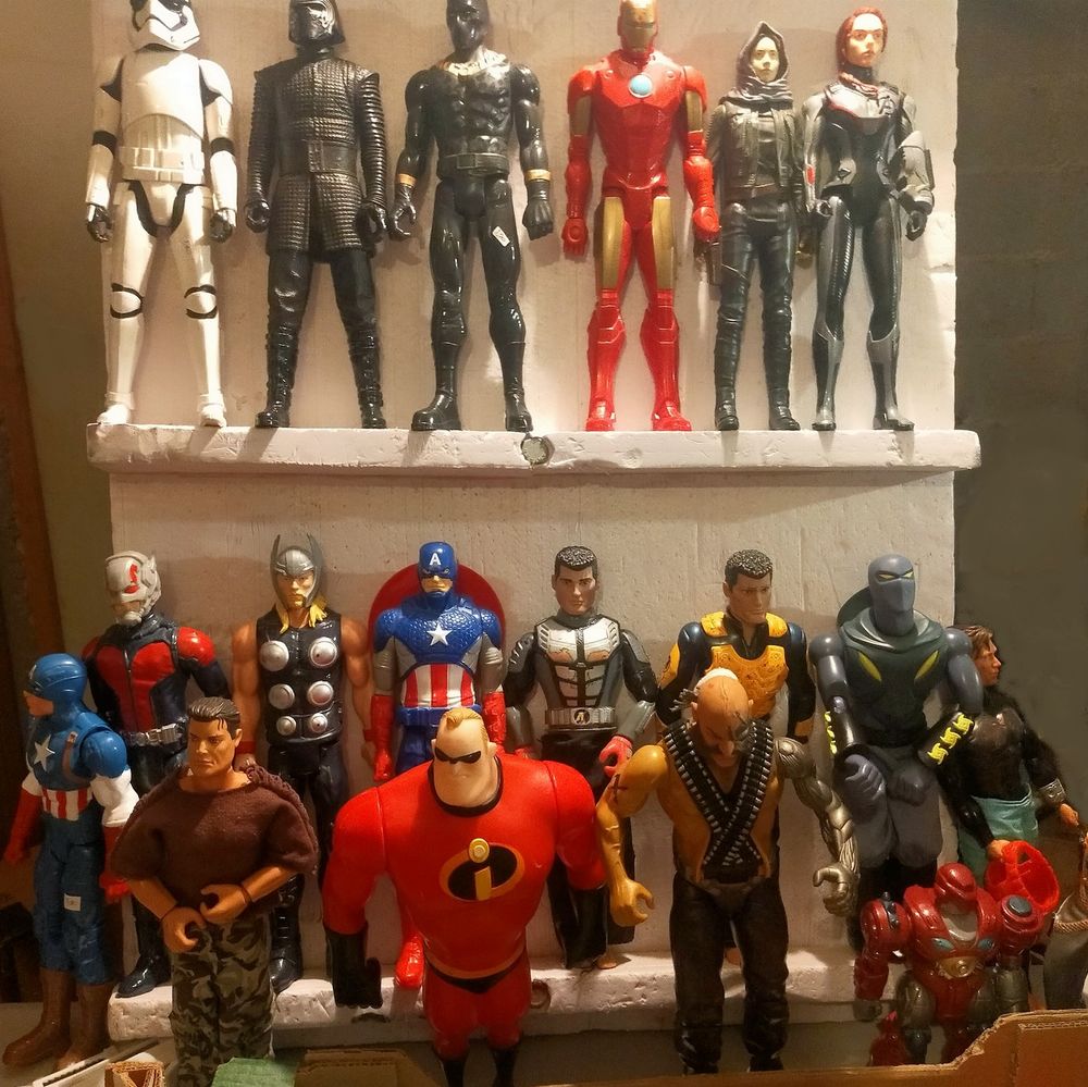 figurines supers h�ros (4� pce)
4 Mirecourt (88)