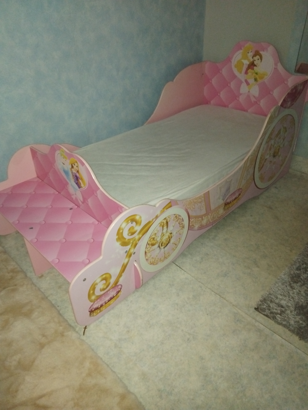 Lit fillette reine des neiges rose 40 Rieux-Minervois (11)