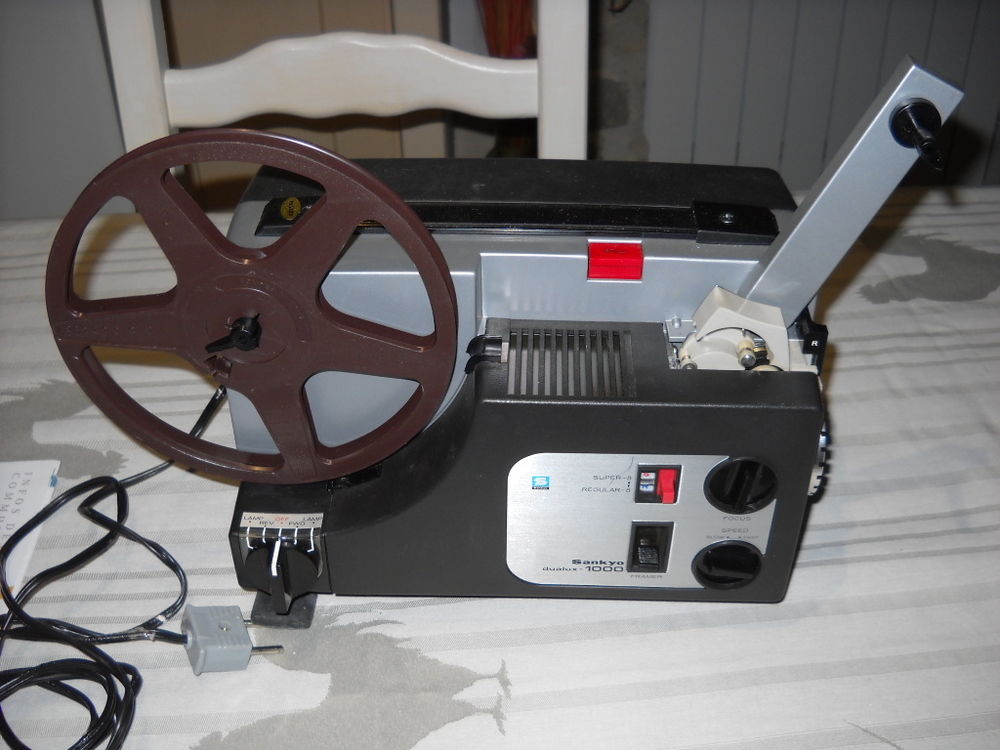2 films 8mm + projecteur 15 L�zan (30)