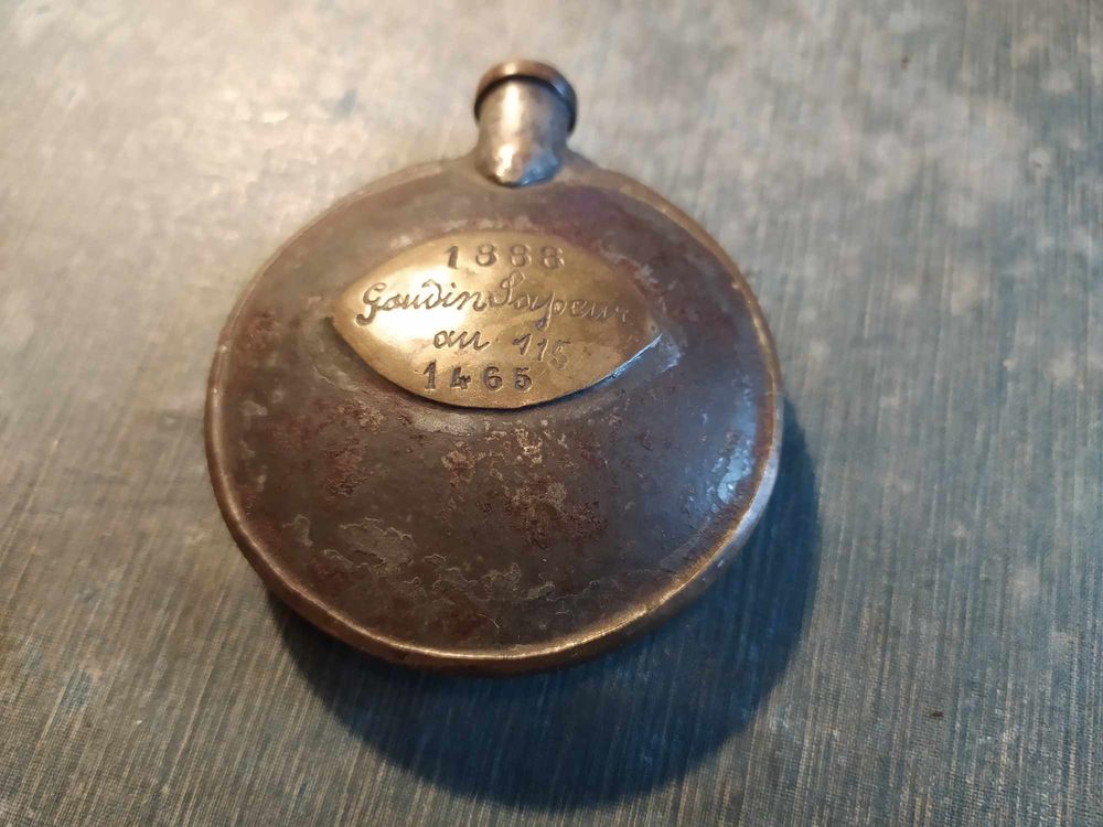 Fiole ou Poire � Poudre Militaire Sapeur Nomm� au 15�me 1888 1 Loches (37)