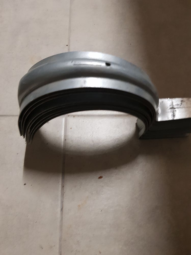 Fixation goutti�re zinc 15 Bellegarde (30)