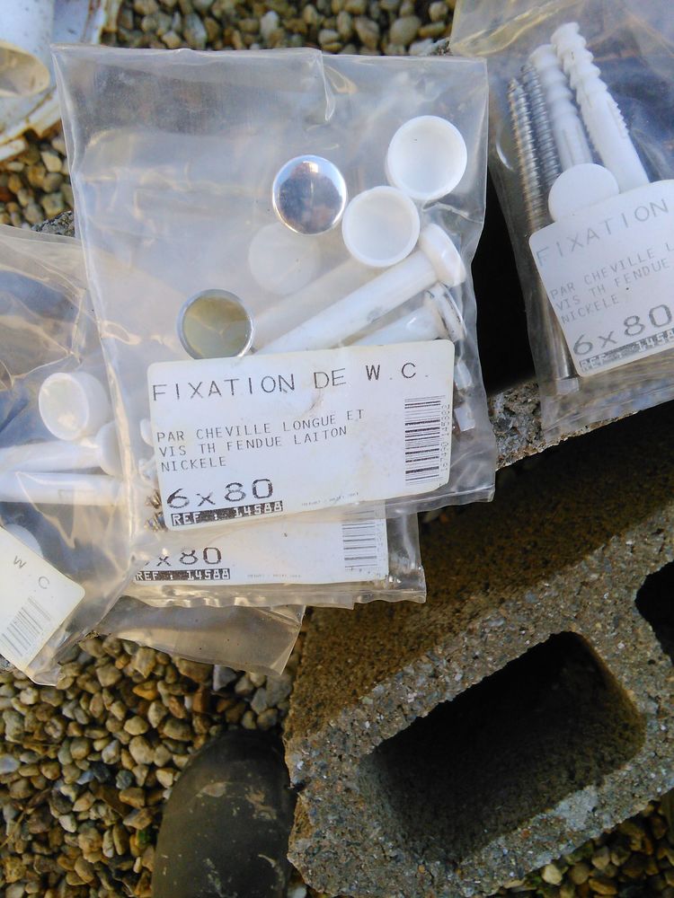 fixations de WC ou Bidet  6x80 2 Sarzeau (56)