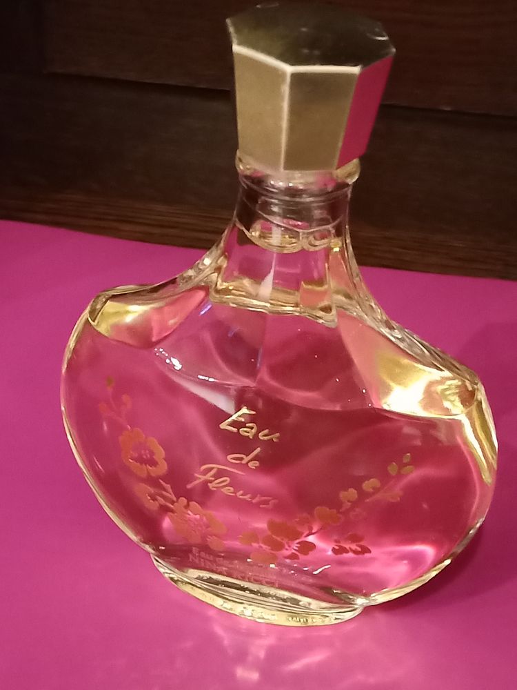 FLACON FACTICE NINA RICCI 30 Duttlenheim (67)