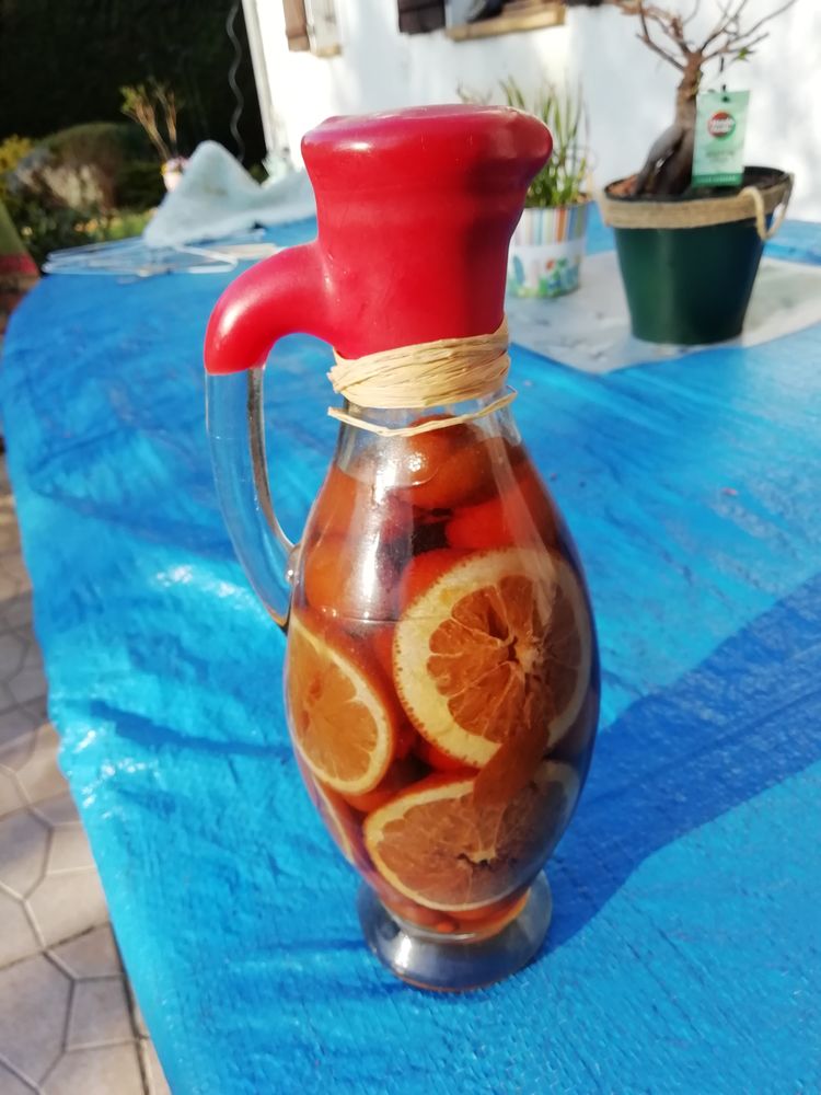 Flacon ferm� � la cire pour d�corer sa cuisine 14 L�signy (77)