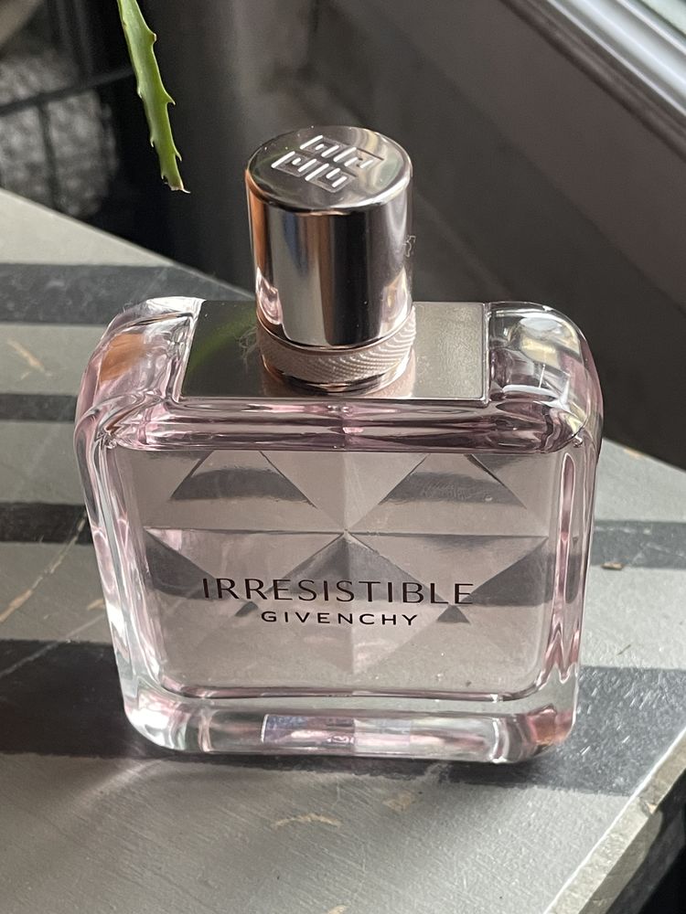 Flacon de parfum irr�sistible Givenchy 30 Orange (84)