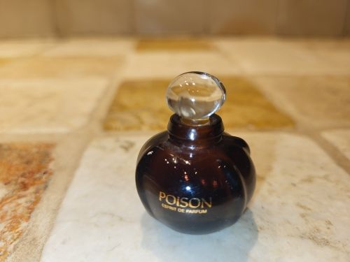 Flacon de parfum miniature 5 Paris 10 (75)