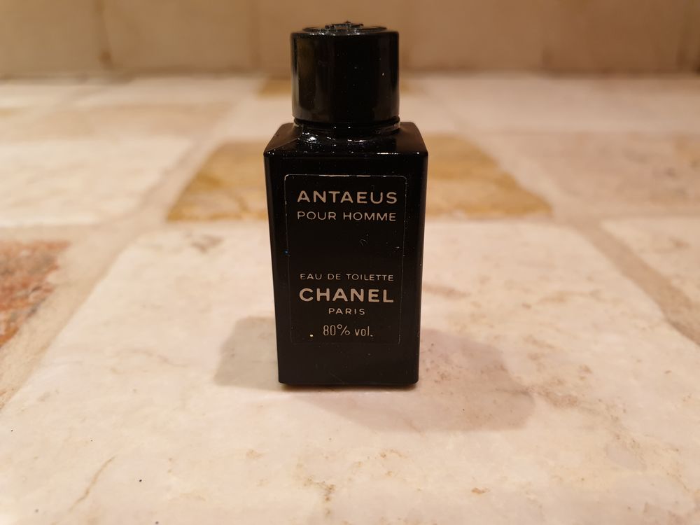 Flacon de parfum miniature 5 Paris 10 (75)