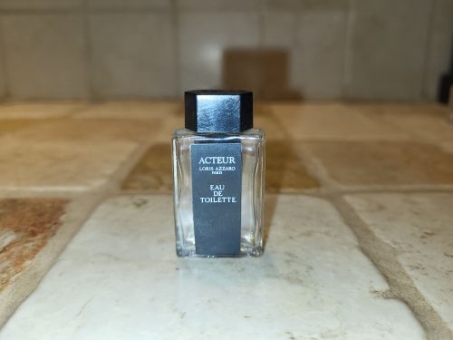 Achetez Flacon De Parfum Quasi Neuf Annonce Vente Paris Wb