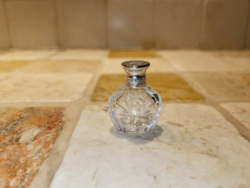 Flacon de parfum miniature 5 Paris 10 (75)