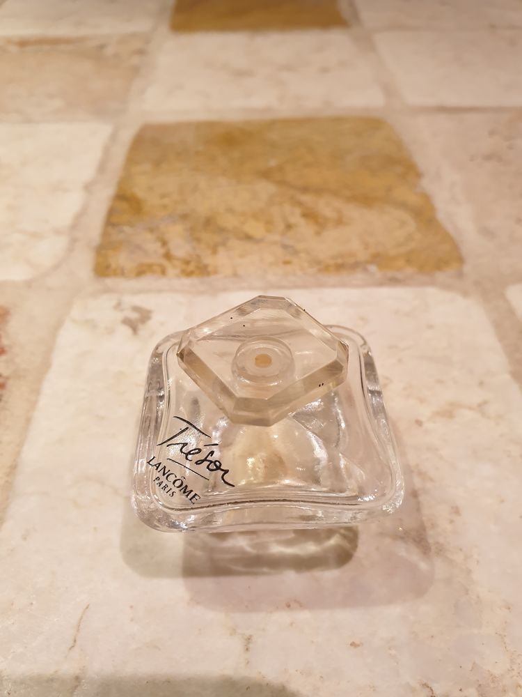 Flacon de parfum miniature 5 Paris 10 (75)