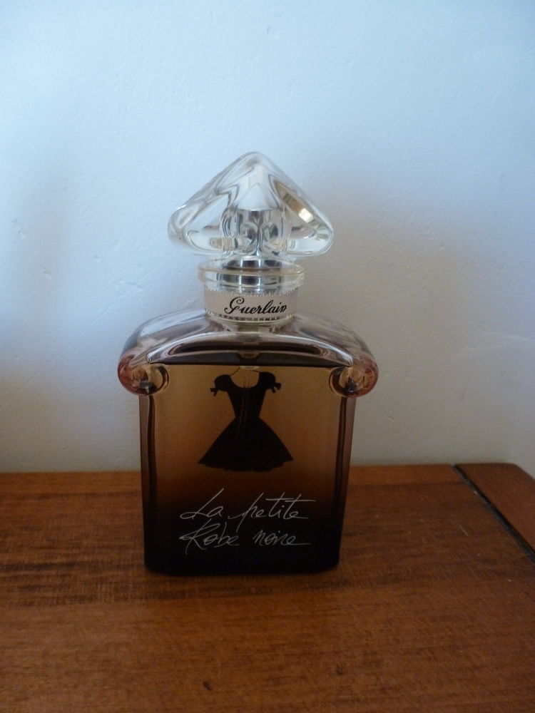 FLACON PARFUM LA PETITE ROBE NOIRE 30 Chailles (41)
