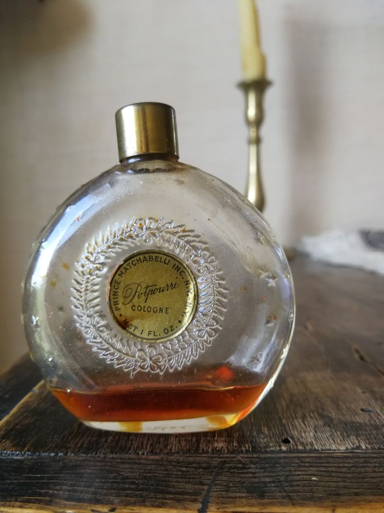 Flacon de parfum  Pot pourri  de Matchabelli 18 Digne-les-Bains (04)