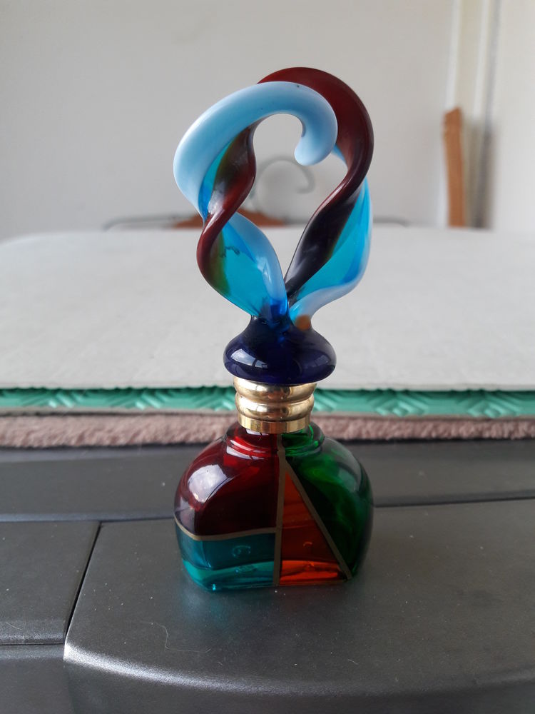 Flacon parfum en verre multicolore , bouchon  en verre 10 Vitry-sur-Seine (94)