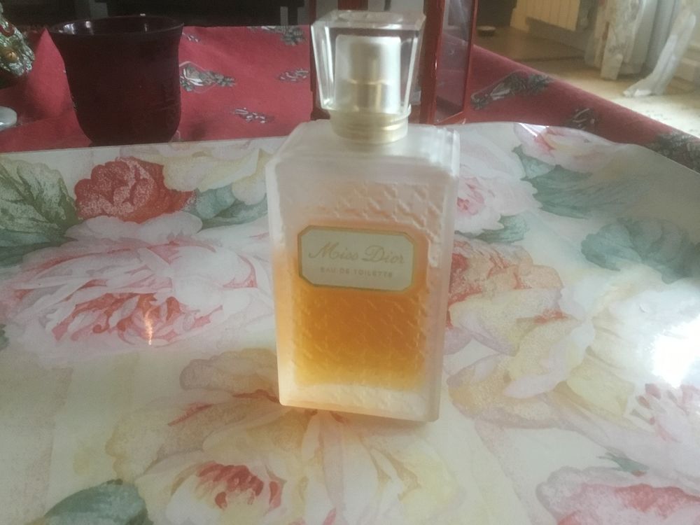 Flacon de parfum vintage  15 Fontenay-le-Fleury (78)