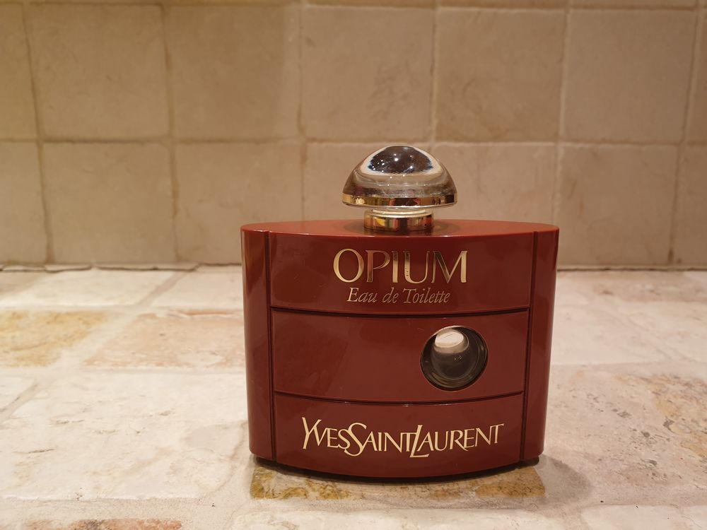 Flacon de parfum 40 Paris 10 (75)