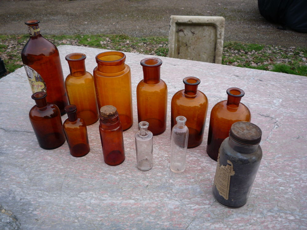 Flacons/bouteille de parfumerie/pharmacie h 12,5cm � 28cm 65 Castres (81)