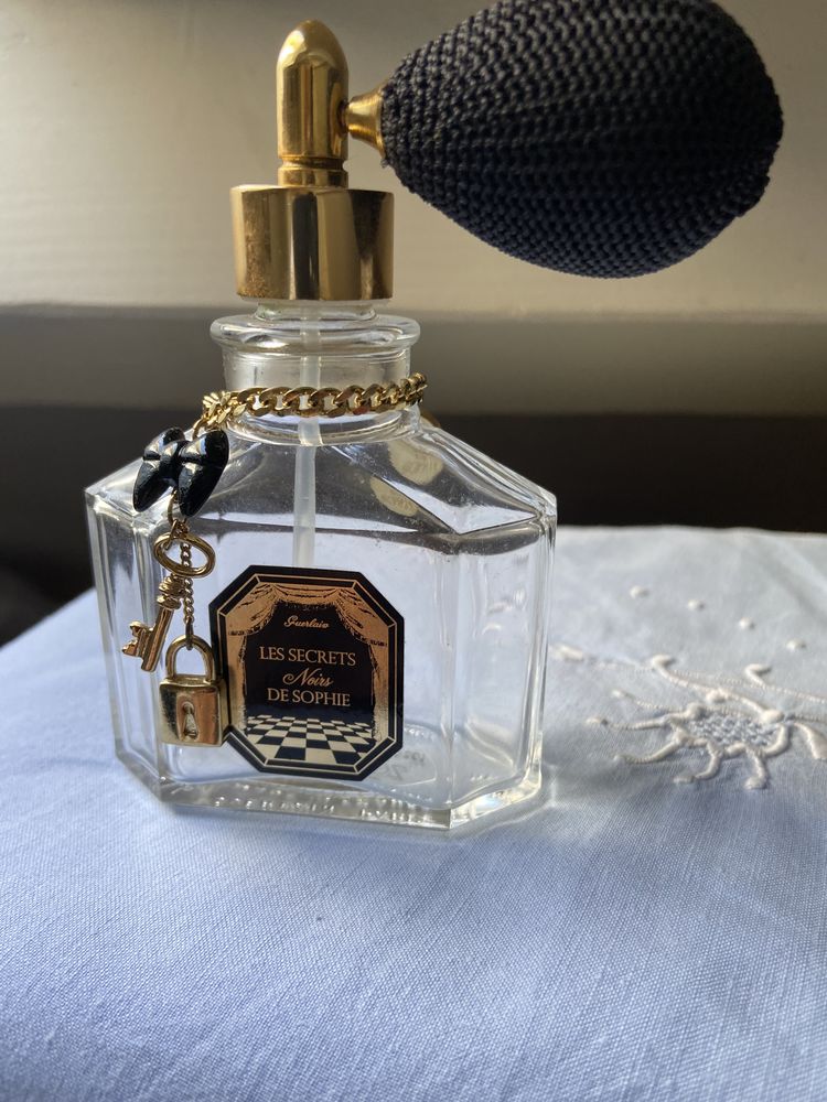 Flacons de parfum vide Guerlain  90 Fontenay-le-Fleury (78)