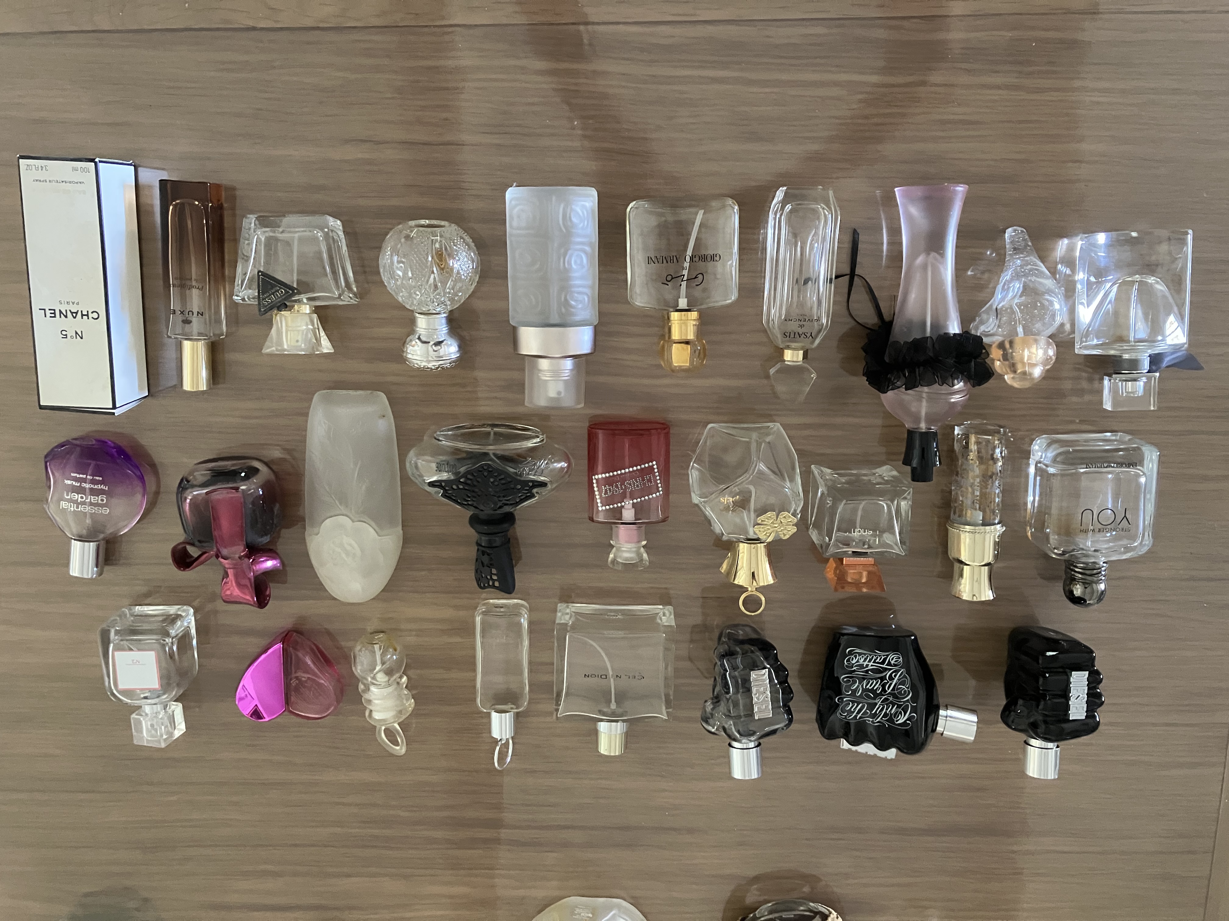 Flacons de parfum vide 30 N�mes (30)