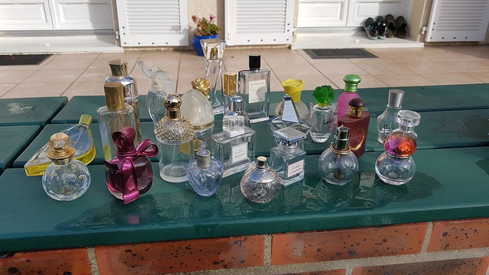 
FLACONS DE PARFUM VIDES POUR COLLECTION 15 Courseulles-sur-Mer (14)