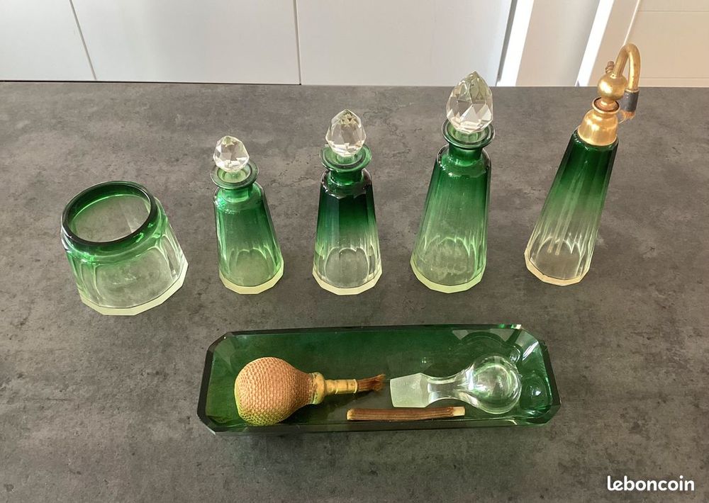 Flacons toilette ou parfum anciens en cristal taill� 100 Saint-Germain-en-Laye (78)