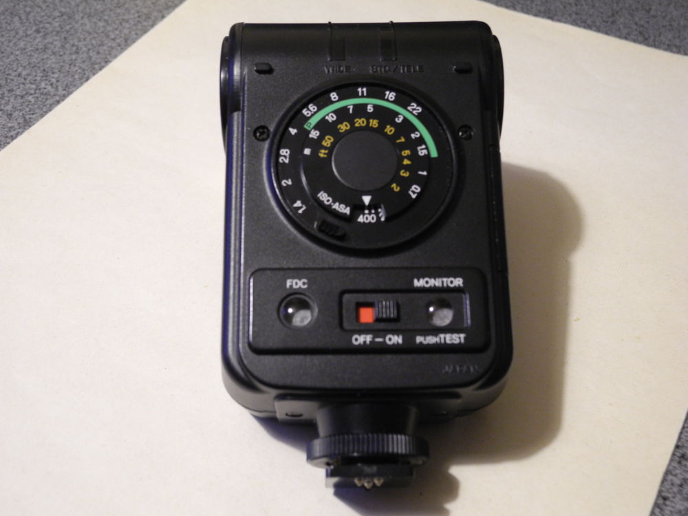 Flash MINOLTA  auto  132 PX 10 �pinay-sur-Seine (93)