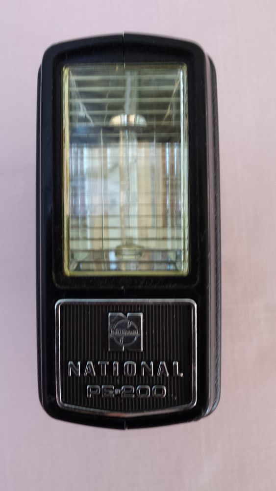 Flash National pour appareil photos argentique 10 Lorgues (83)