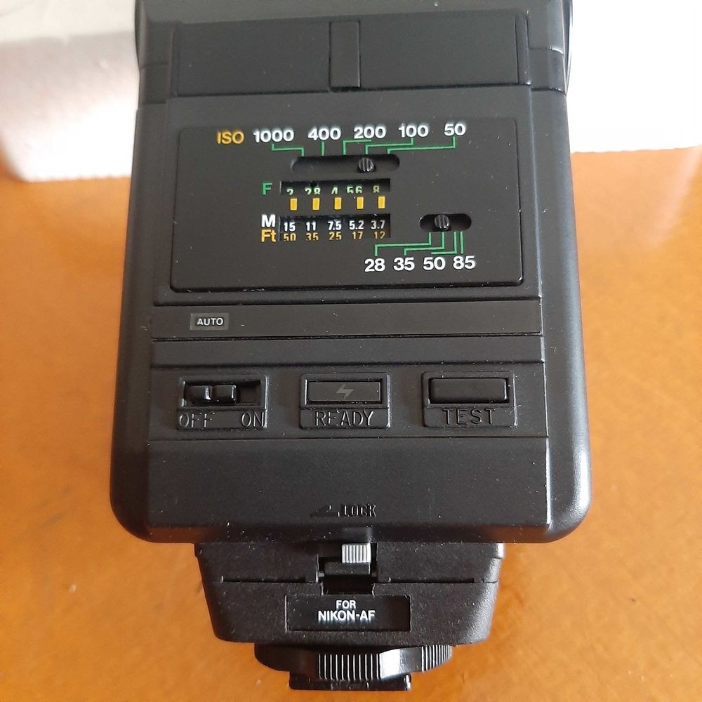 flash Tokura 4030AF 59 Le Grau d'Agde (34)