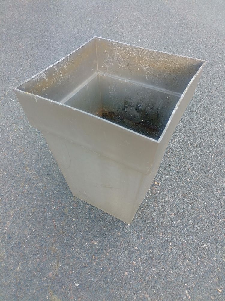 Pot de fleur haut carr� h 55 cm 10 Beauchamp (95)