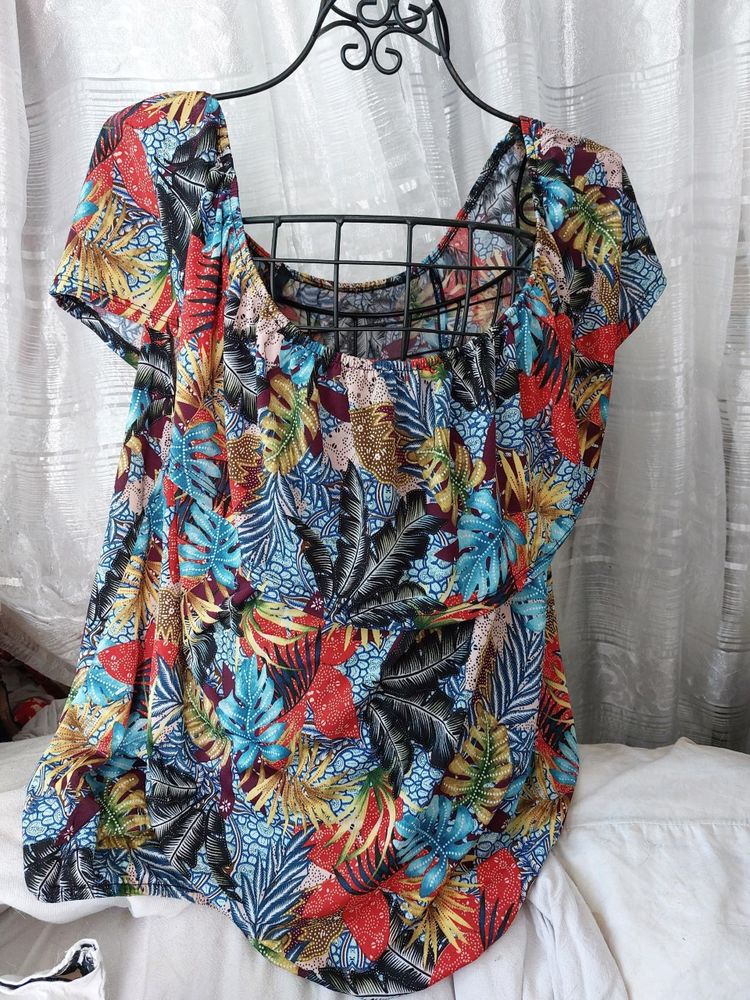 Top fleuri T.XXL 15 Le Plessis-Robinson (92)