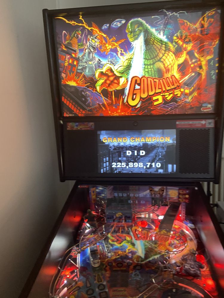 Flipper GODZILLA Pro STERN 8000 Angoul�me (16)