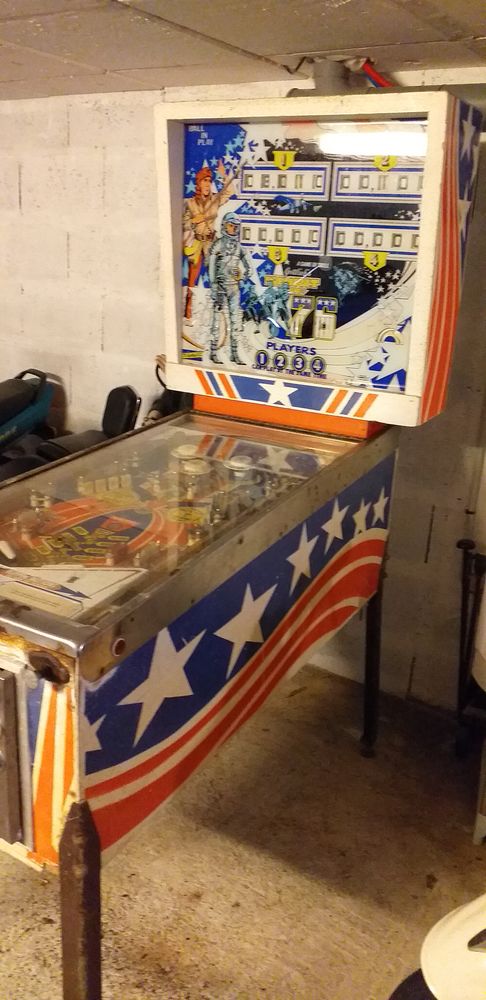 Un flipper m�me hs ca m int�resse 315 Les Sables-d'Olonne (85)