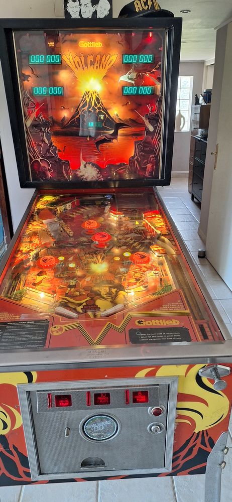 flipper VOLCANO GOTTLIEB 2500 Sainte-Foy-de-Peyroli�res (31)