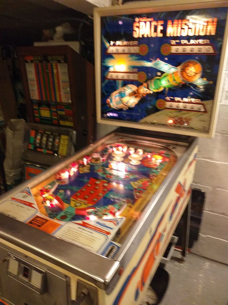 Un flipper hs qui vous encombre, �a m int�resse. 1 Les Sables-d'Olonne (85)