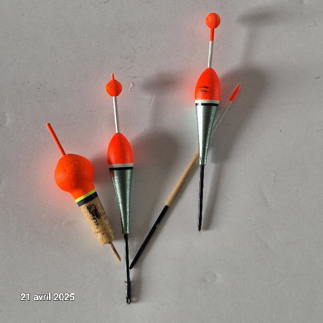 Lot de 3 flotteurs diff�rents de la m�me collection , Sensas 3 Saumur (49)