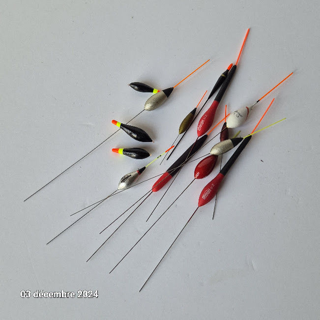 Lot de 14 flotteurs diff�rents, sensas, autain, linea � tige 15 Saumur (49)