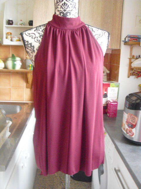 TOP fluide bordeau sans manche NEUF JUS D ORANGE Taille 3
8 Lyon 5 (69)