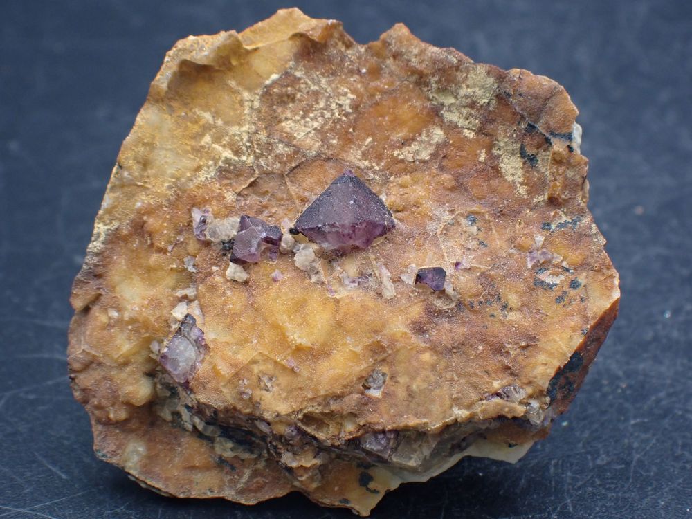 Fluorine octa�drique La Barre Puy-de-D�me Auvergne France 14 La Petite-Raon (88)