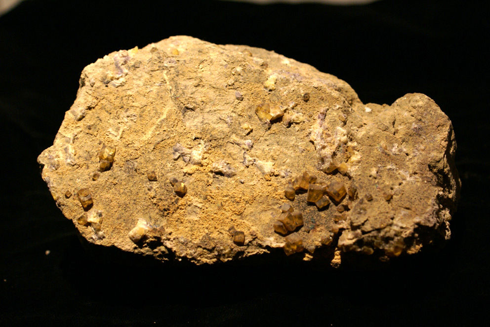 FLUORITE - MINERAUX DE COLLECTION 8 Saint-M�dard (16)