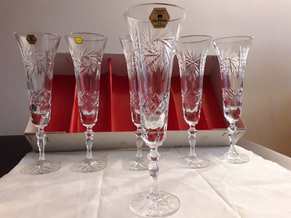 Flutes à champagne anciennes Cristal de Bohème taillées main 75 Le Blanc-Mesnil (93)