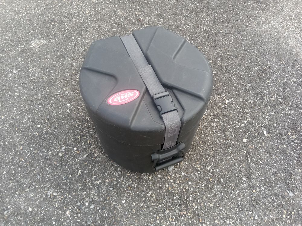 2 flycases SKB pour DRUMS 150 La Verpilli�re (38)