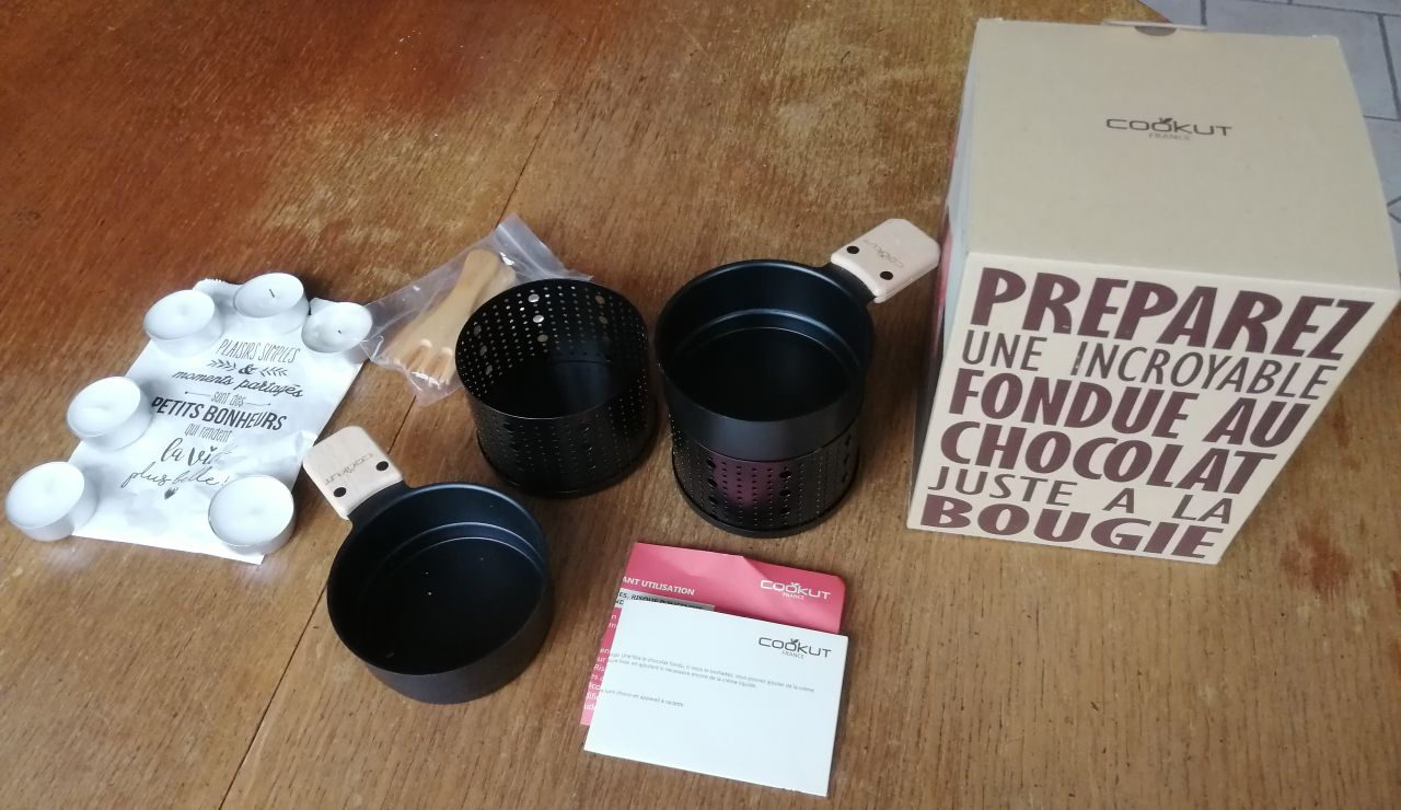 Kit Fondue Au Chocolat à La Bougie COOKUT - Pour 2-3 Personnes, Avec Fourchettes En Bois Et Chocolat Au Lait - Sans électricité, Nomade