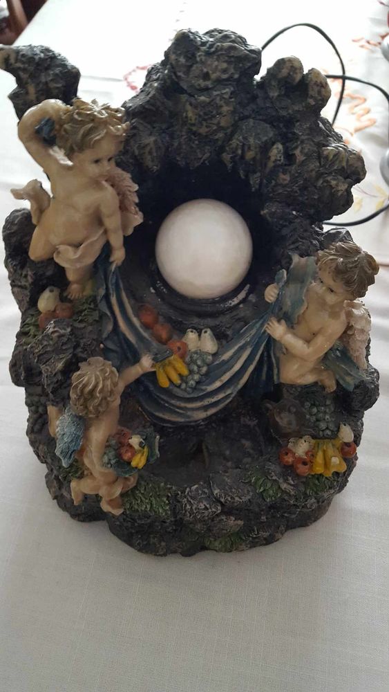  Fontaine ancienne ange avec sph�re en alb�tre N�1336 10 Beaune (21)