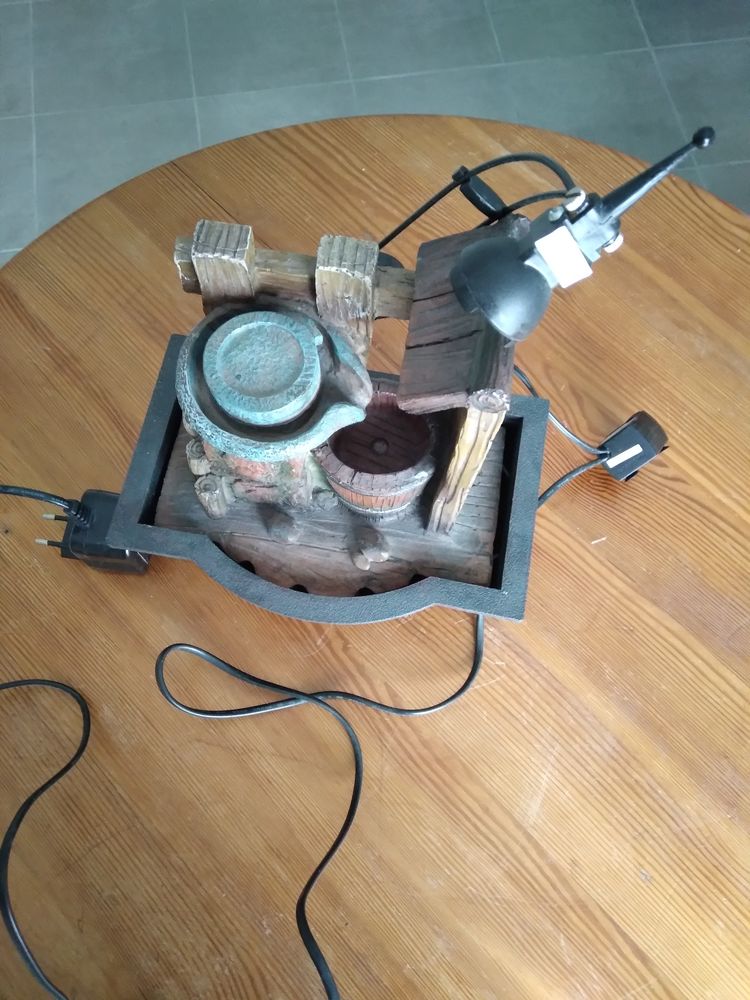 Fontaine � eaux 30 Pr�vessin-Mo�ns (01)