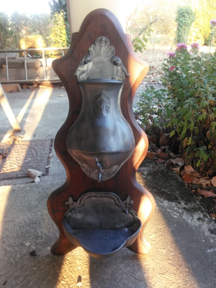 Fontaine �tain et bois 30 Helstroff (57)