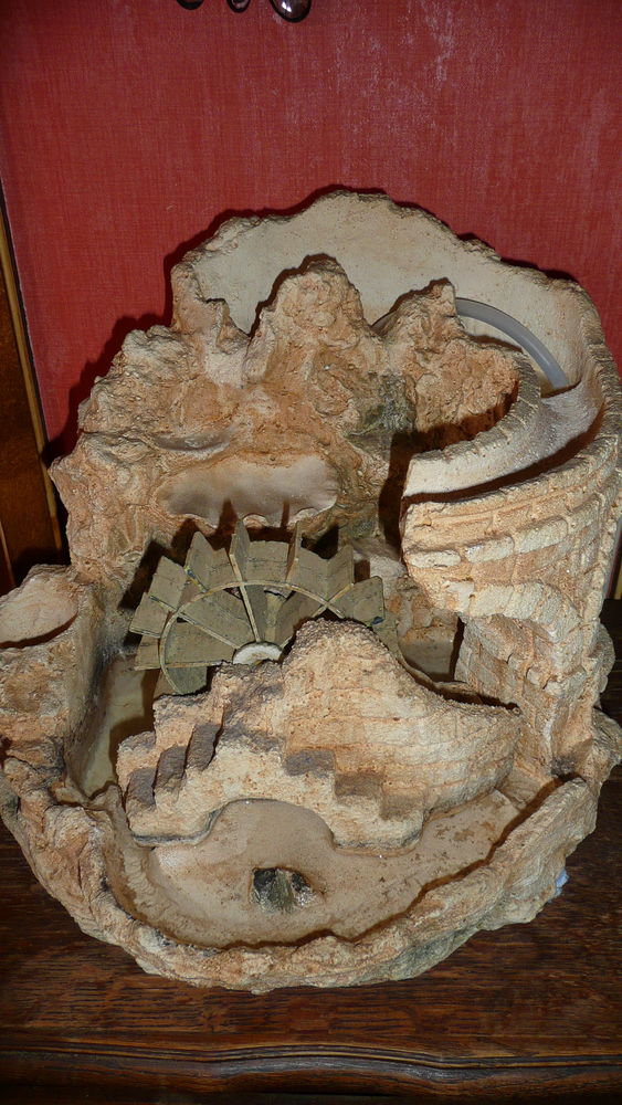 Fontaine d'int�rieur 30 Champs-sur-Marne (77)