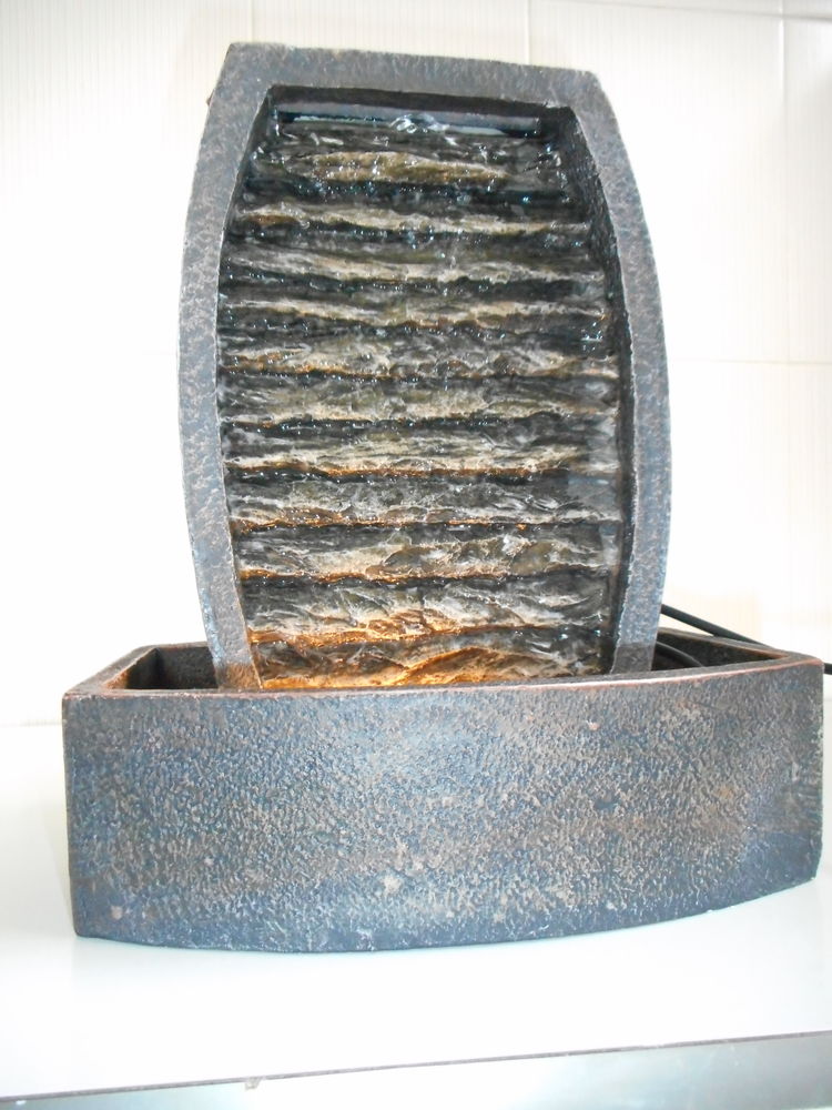 Fontaine d'int�rieur 20 Lons (64)